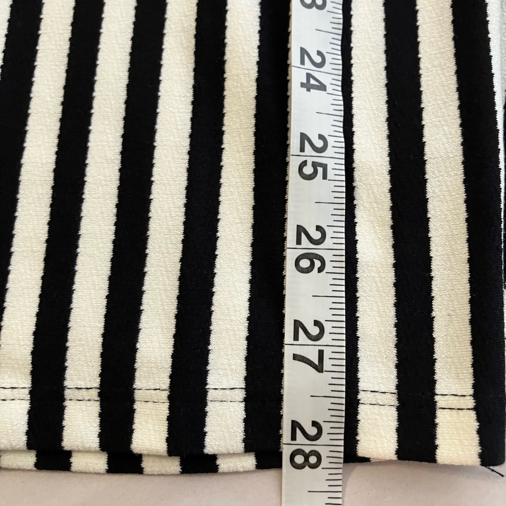 ANYBODY Pants Women’s Sz L Black And White Stripe Pull On Elastic Waist Casual - Picture 8 of 9